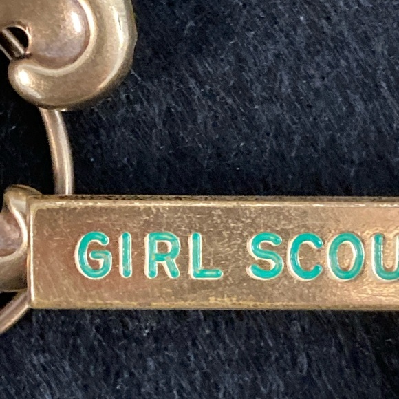 Vintage Girl Scouts pins - Picture 6 of 12